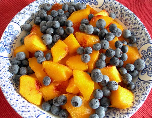 fresh-peach-blueberry